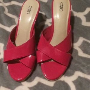 Fushia wedges